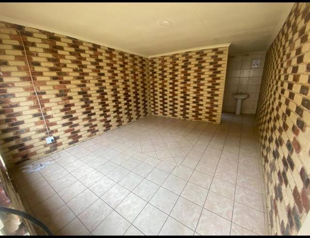 12 BEDROOM HOUSE FOR SALE IN BRAKPAN CENTRAL